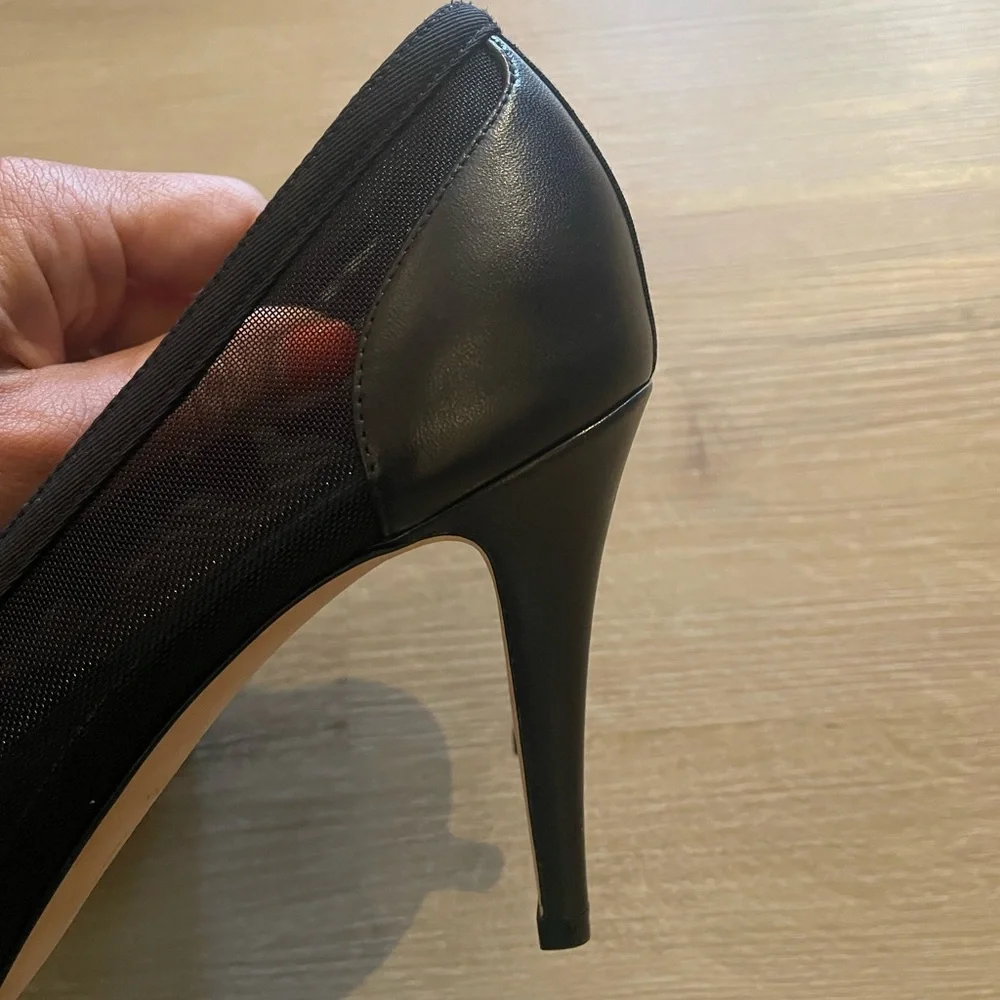 NIB Chanel heel black mesh and leathered cap toe 40c - Picture 6 of 7
